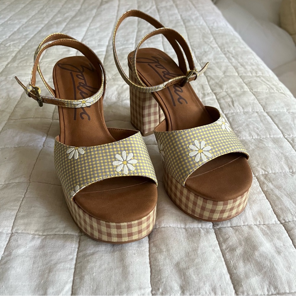 Zodiac Tan and Cream Platform daisy Sandals with Ankle Strap